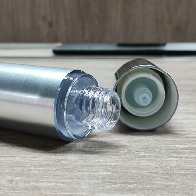 Χονδρική πώληση εργοστασίου 15ml 20ml 30ml Ασημί πλαστικό μπουκάλι αντλίας χωρίς αέρα για συσκευασία περιποίησης δέρματος